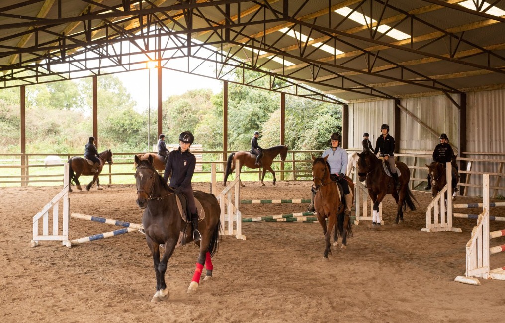 LOUGH GARA STABLES & COUNTRY PURSUITS